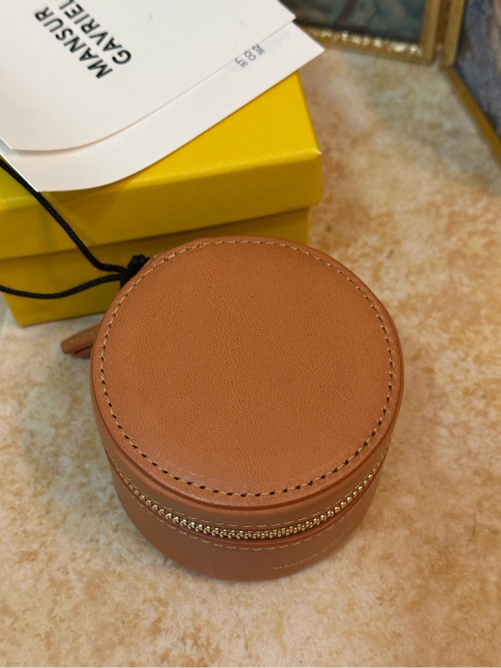 NWT Mansur Gavriel Round Leather Zip Jewelry Case Cammelo - Picture 3 of 8